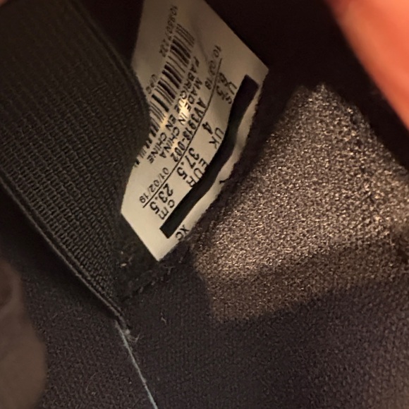 Jordan 1 low Women's Sneakers Black and White - Picture 3 of 8